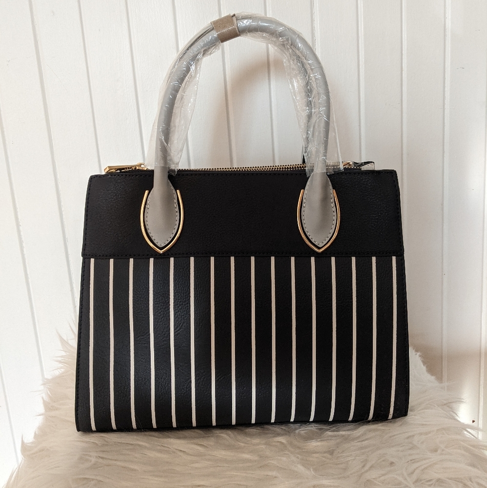 NWT Beautiful Shoulderbag Handbag White & Blue